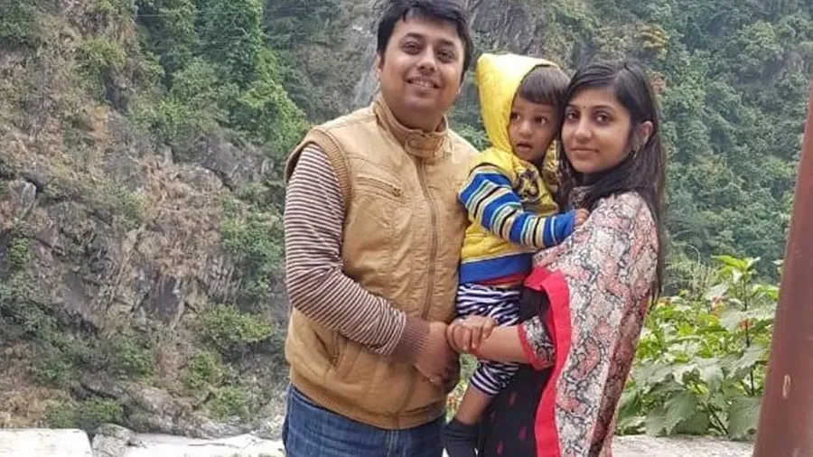 IAS અધિકારી હોવા છતા દંપતિએ તેમના પુત્રનું એડમિશન આંગણવાડીમાં કરાવ્યું