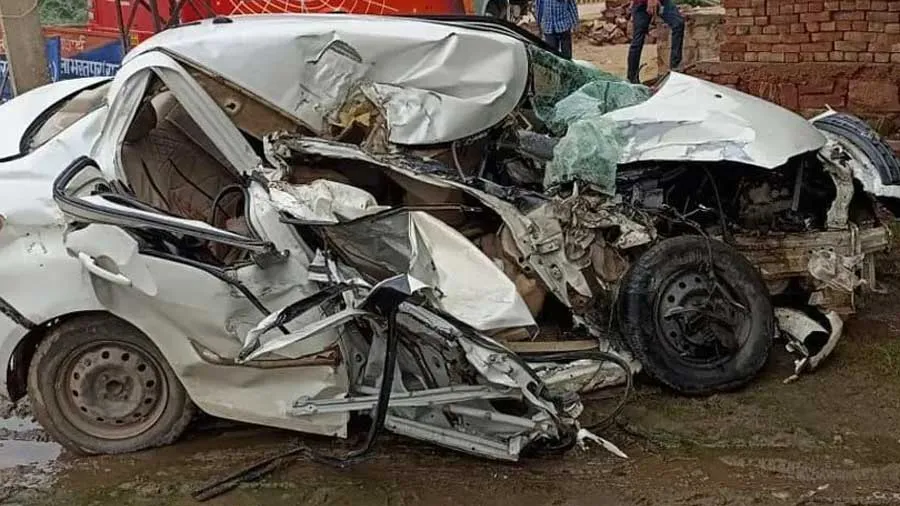 શિક્ષિકાની નોકરી મળતા મંદિરે ગયા, પાછા ફરતા પાડા વચ્ચે આવ્યા, અકસ્માતમાં 6 મોત