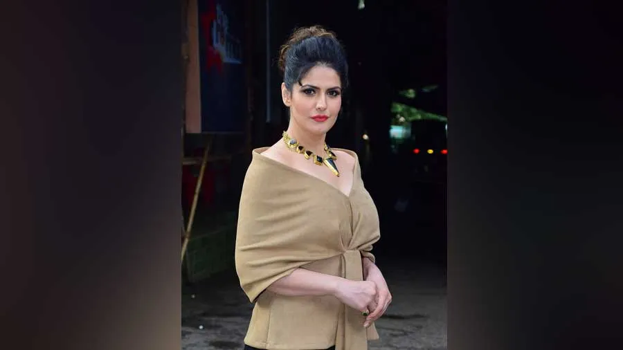 બોલિવુડ અભિનેત્રી ઝરીન ખાન સામે ધરપકડ વોરંટ જારી કરાયુ, કોર્ટનો આદેશ