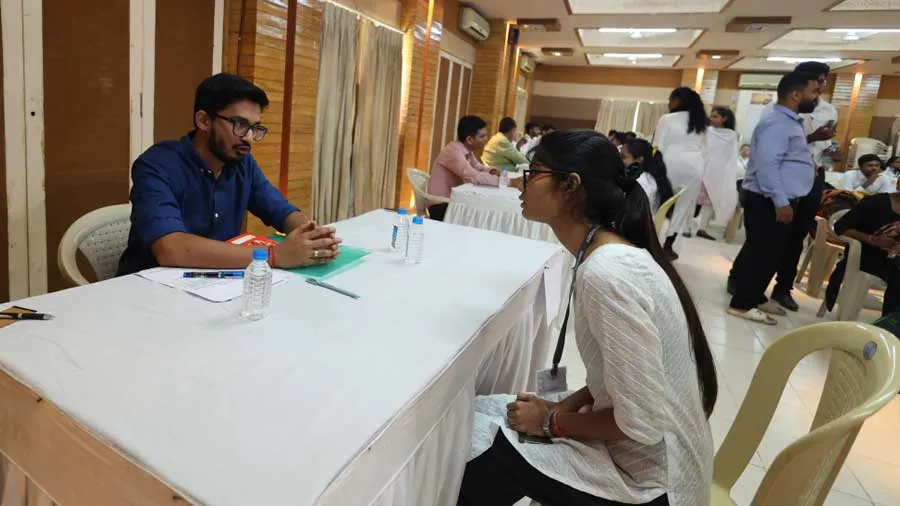 વી.ટી.ચોક્સી સાર્વજનિક લો કોલેજ સુરતમાં રોજગાર મેળો