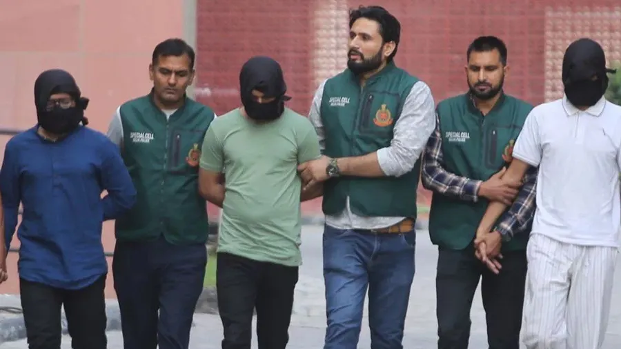 તહેવારોમાં ભીડભાડ વાળી જગ્યા પર આંતકી હુમલો કરવાની ફિરાકમાં હતા. પકડાયા