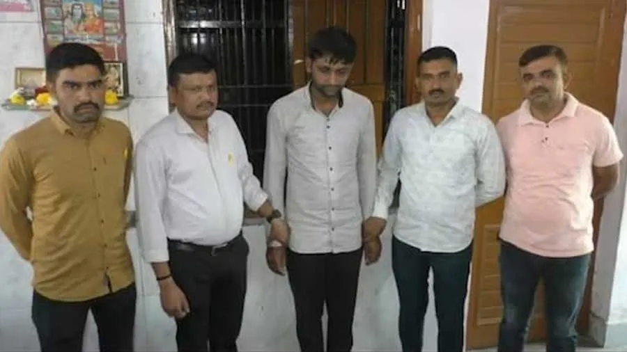 સુરત: દલાલ 3 વેપારી પાસે હીરા લઈ આવ્યો પછી પોલીસને કહે ચોરાઈ ગયા પણ એ જ...