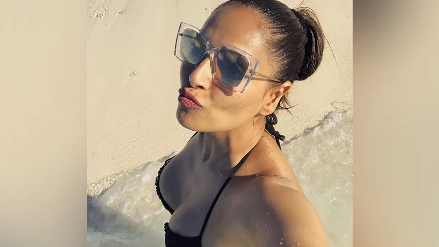 બિપાસા બાસુના હોટ બીચ ફોટા થયા વાયરલ