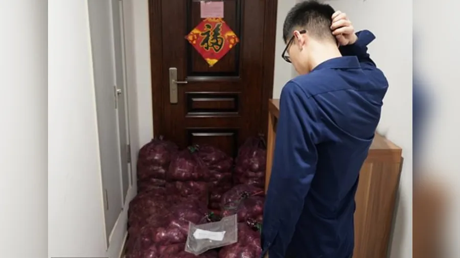 બદલો લેવા માટે બોયફ્રેન્ડને મોકલી એક ટન ડુંગળી, કહ્યું- હવે રડવાનો વારો તારો