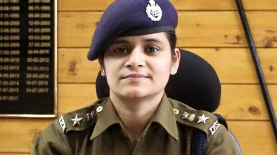 આ યુવતી સાથે બસમાં ઘટી એવી ઘટના, પછી બદલાઈ ગયું જીવન, બની ગઈ IPS