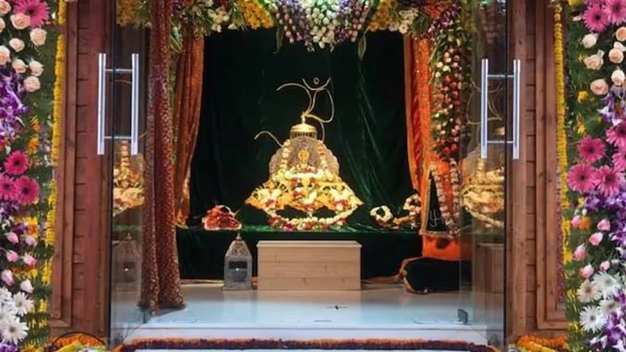 રામલલા માટે સોનાનું સિંહાસન, દેશના આ મંદિરો પાસે છે અખૂટ ધનનો ભંડાર