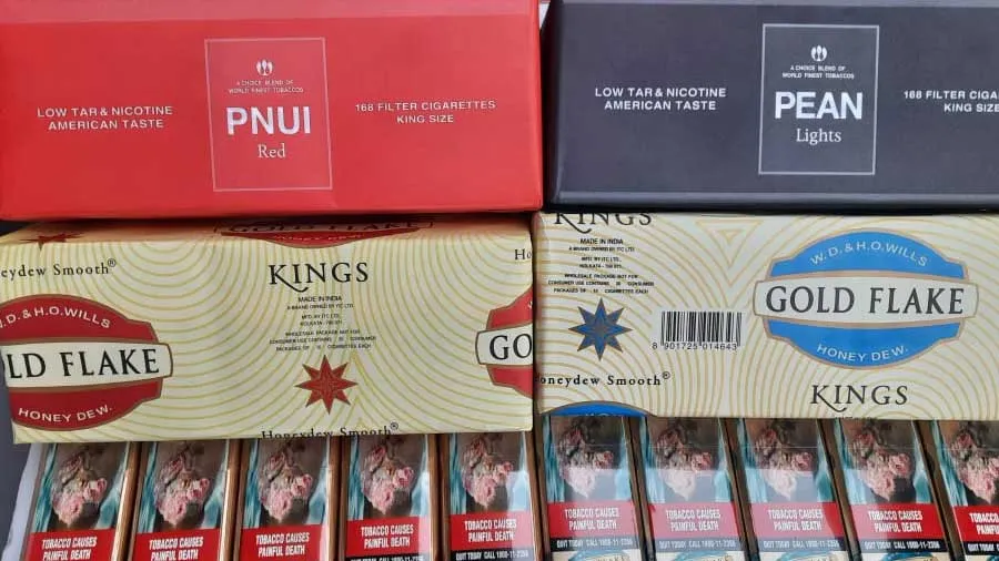 મુન્દ્રા બંદરે ગાર્મેન્ટ્સ નામે આવેલી 16 કરોડની વિદેશી સિગારેટ DRIએ જપ્ત કરી