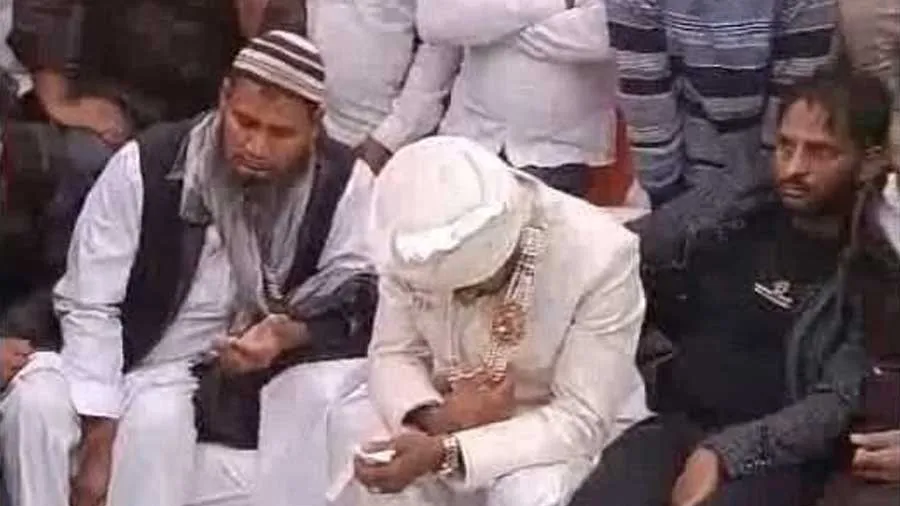 દુલ્હાએ લગ્ન વચ્ચે દહેજમાં મોટી કારની જિદ કરી, પછી એવું થયું કે મોંઘુ પડી ગયું