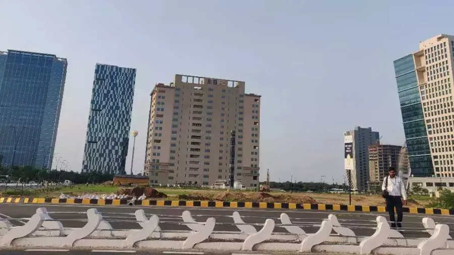 ગિફ્ટ સિટીમાં દારૂ પીધા પછી નાચવાનું નહીં, બે વર્ષની પરમિટ, ગાર્ડ મૂકાશે