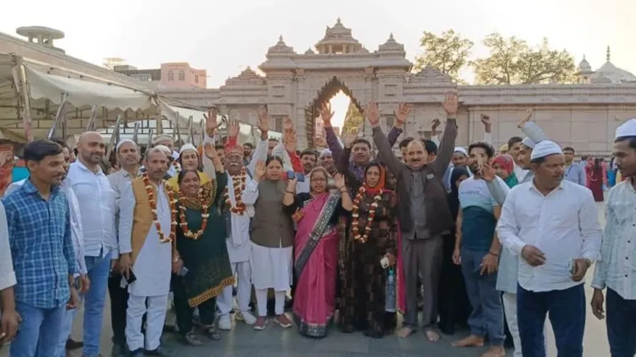 કાશી વિશ્વનાથના દર્શન બાદ મુસ્લિમ મંચના લોકો કહે- રામ, કૃષ્ણ અને શિવ...