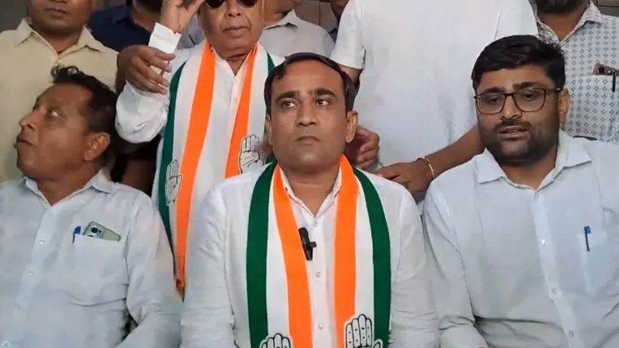કોંગ્રેસના સુરતના ઉમેદવાર નિલેશ કુંભાણી ચકરડે ચઢી ગયા, ફોર્મ રદ, હવે શું થશે?