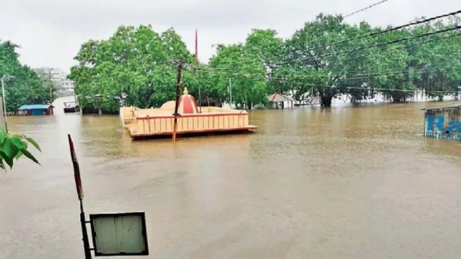 સુરતની સ્થિતિ માટે કોણ જવાબદાર?