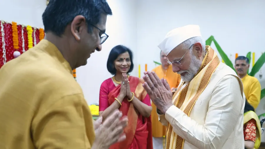 અમારા કેસોથી અલગ થાય CJI, PM મોદી ગણેશ પૂજામાં CJIના ઘરે આવતા ગુસ્સે આ નેતા