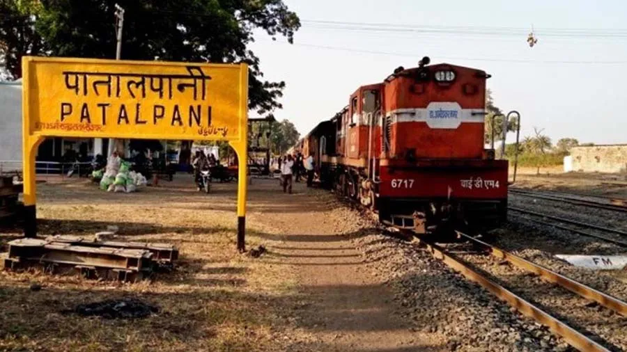 રેલવેનું એવુ સ્ટેશન, જ્યાં સલામી આપ્યા વિના પસાર નથી થતી એકપણ ટ્રેન