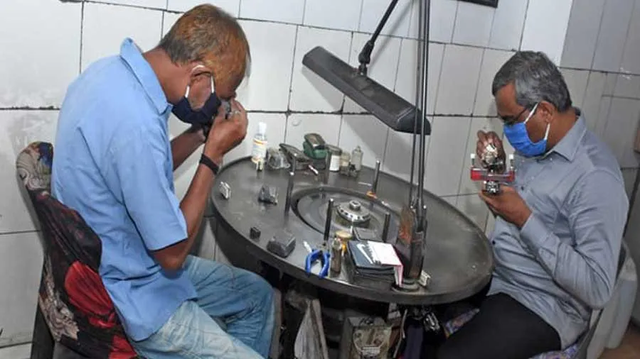 ડાયમંડ ઉદ્યોગના વેકેશનને 25 દિવસ થઇ ગયા હજુ કારખાના, ફેકટરીઓ ખુલ્યા નથી