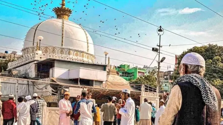 દાવો- અજમેરની પ્રસિદ્ધ દરગાહ પર પહેલા શિવમંદિર હતું, કોર્ટે અરજી સ્વીકારી