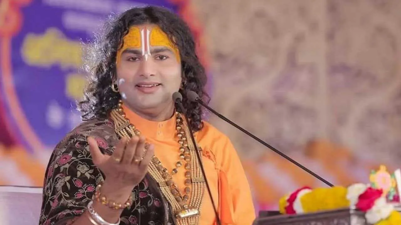 આ લોકોને બાબા કંઈ રીતે કહેવા? કહે છે- 25 વર્ષની છોકરીનું ચારિત્ર્ય સારું નથી હોતું