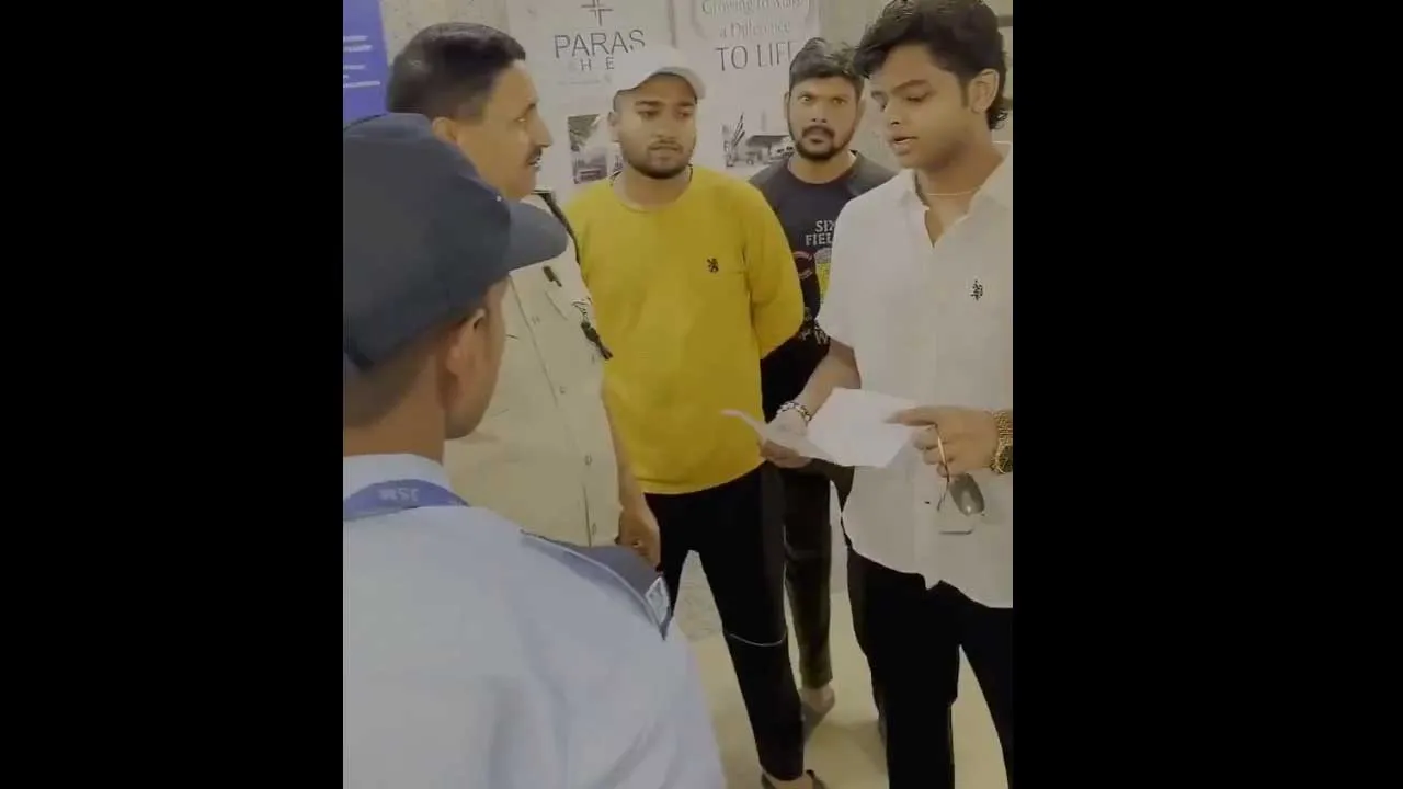 મંત્રીનો પુત્ર હોસ્પિટલ જઈ પૂછે છે- ‘તમારી સમસ્યા જણાવો, અમે ઉપર સુધી વાત કરીશું’, પછી રીલ અપલોડ કરે છે