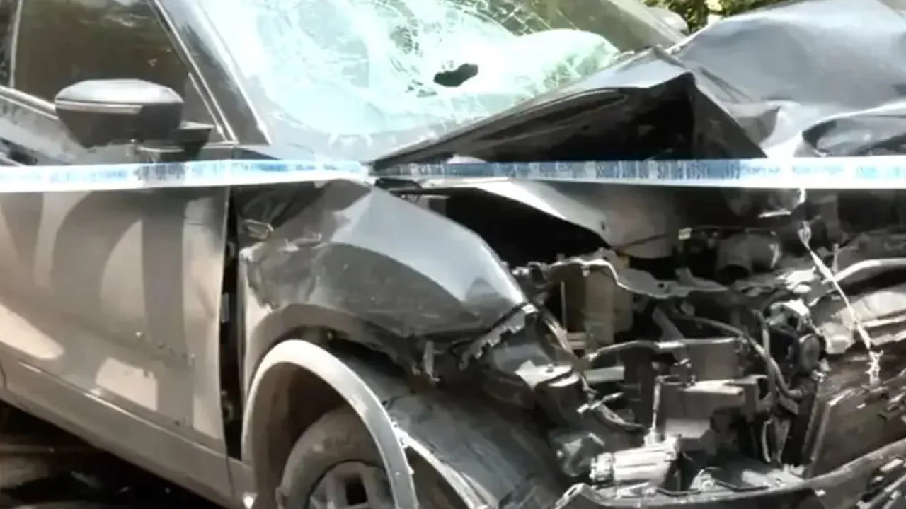 Video: ગાંધીનગરમાં છાકટા કાર ચાલકે નિર્દોષોને અડફેટે લીધા, 2 લોકોએ જીવ ગુમાવ્યો