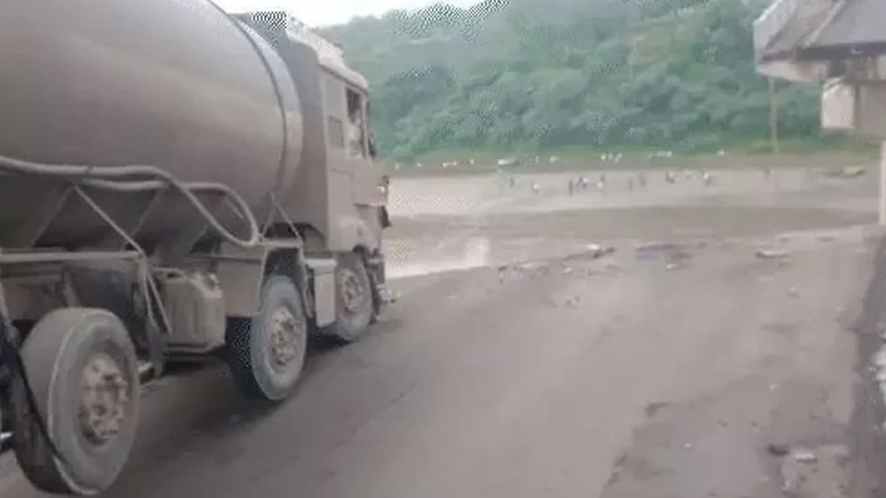 Gambhira-Bridge-collapse1 