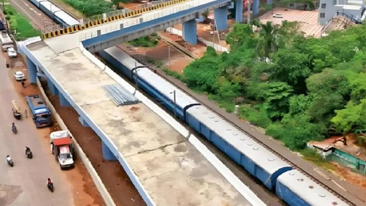 ભોપાલ બાદ આ જગ્યાએ સામે આવ્યો 90 ડિગ્રી વણાંકવાળો બ્રિજ? ફોટો જોઈને અધિકારી બોલ્યા-દાવો ખોટો..’