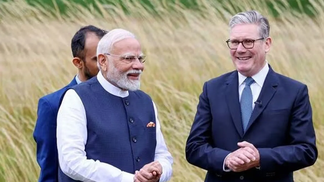 ‘પરેશાન ન થાવ, આપણે અંગ્રેજી..’, બ્રિટિશ PM સાથેની વાતનો અનુવાદ કરવા અટકેલા ટ્રાન્સલેટરને બોલ્યા PM મોદી