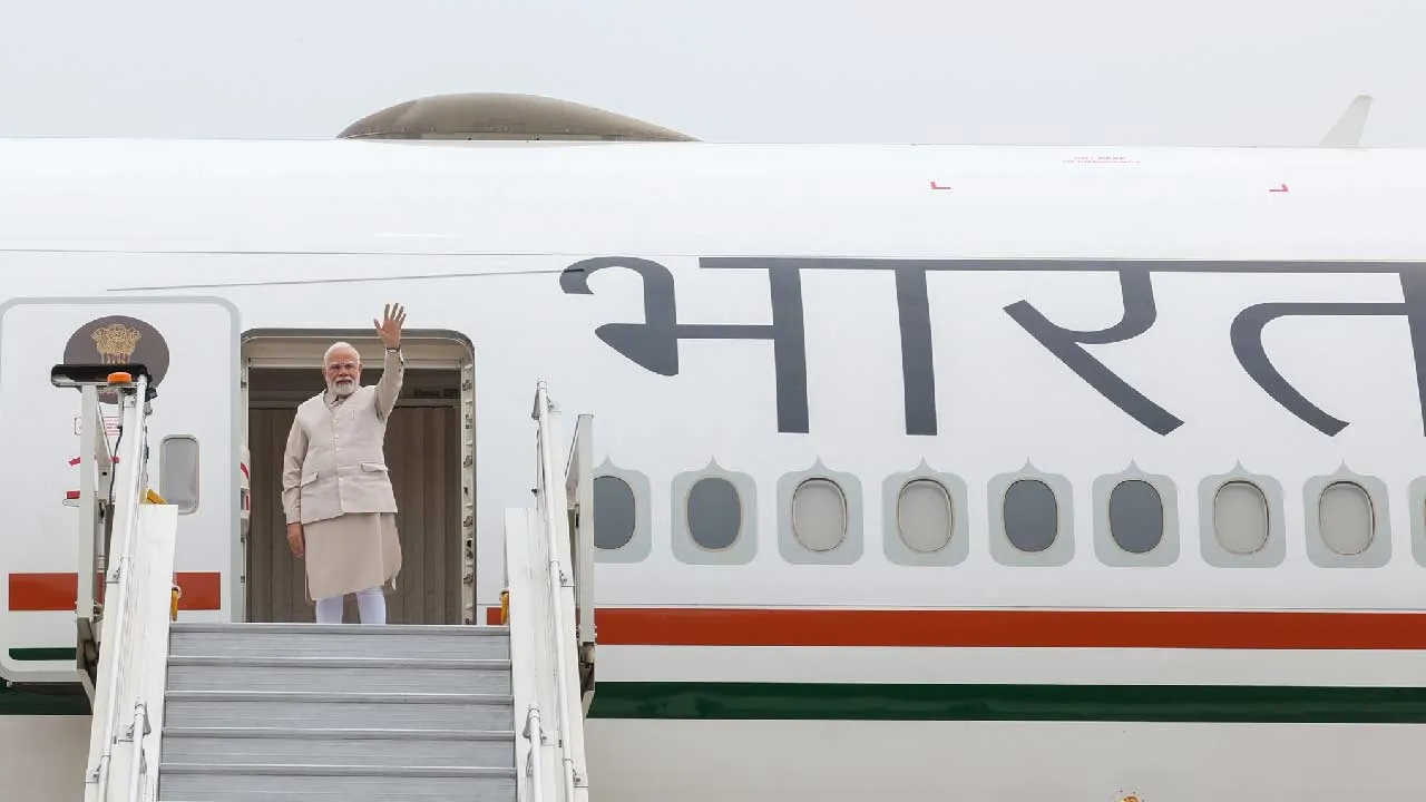 ચાલુ ચોમાસુ સત્રએ PM મોદી માલદીવ્સ અને UKના પ્રવાસે જતા વિપક્ષનો વિરોધ