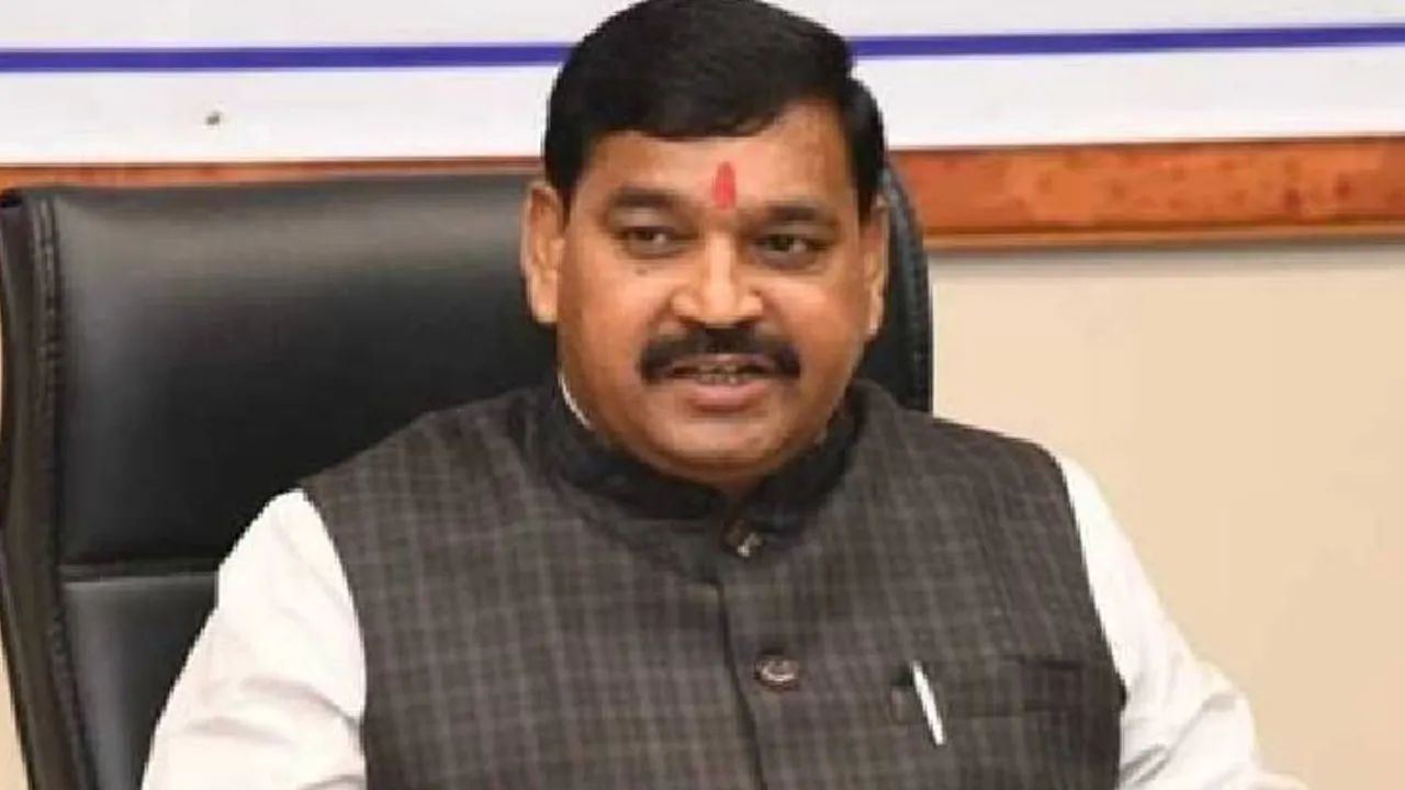 ગુજરાતમાં શિક્ષકો માટે ખાનગી ટ્યુશન પર પ્રતિબંધ: શિક્ષણ મંત્રીનો કડક સંદેશ