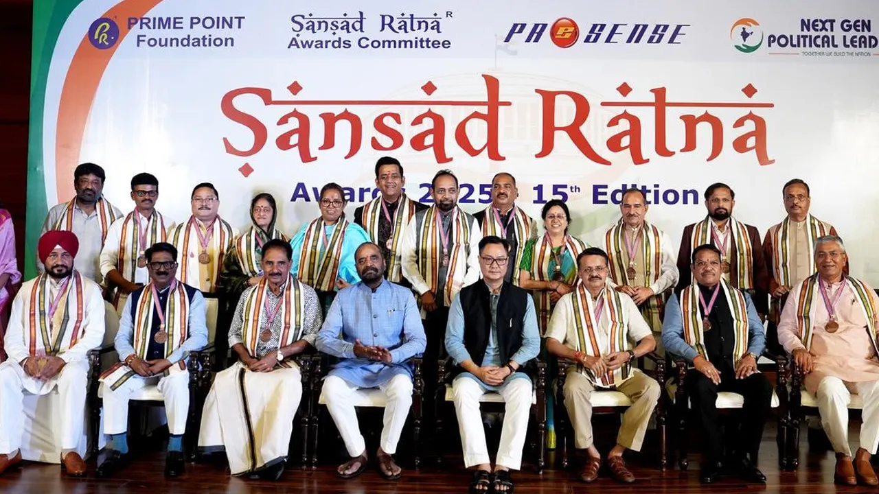 રવિ કિશન, નિશિકાંત દૂબે, સુપ્રિયા સૂલે... સંસદ રત્નથી સન્માનિત થયા આ 17 સાંસદ, કોંગ્રેસના પણ 1 સાંસદ