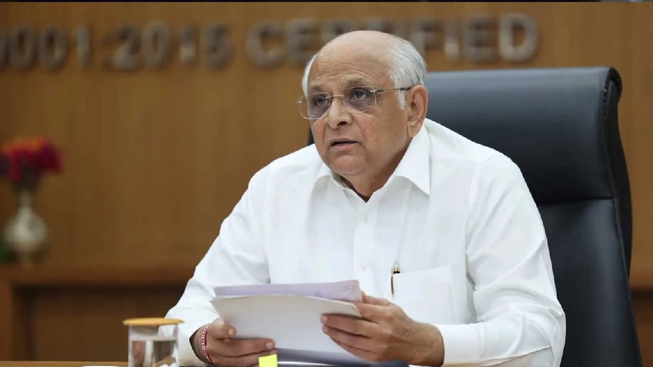 શું પોતાના જ ધારાસભ્યો પાસે CMને પત્ર લખાવે છે ભાજપ