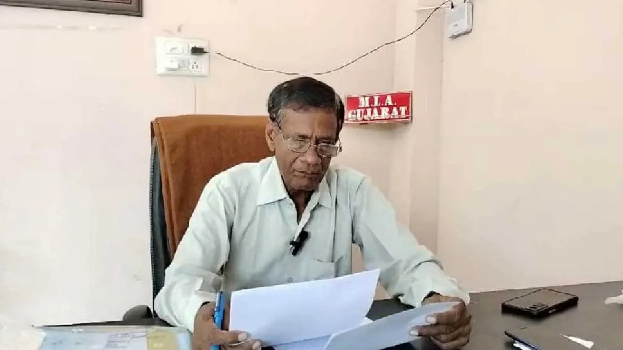 ગુજરાતના ભાજપના જ ધારાસભ્યએ કહ્યું પોલીસ રોજનો 80 હજાર હપ્તો લે છે
