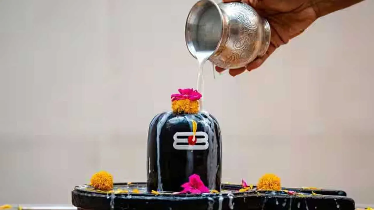 શ્રાવણ મહિનાના છેલ્લો દિવસ: દાન-પુણ્યનું વિશેષ ફળ મળે છે