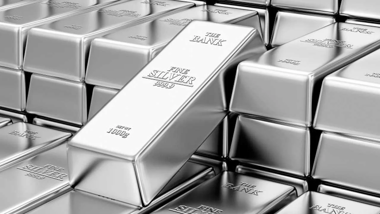 શું ચાંદીનો ભાવ 2 લાખને પાર કરી જશે? શું કહે એક્સપર્ટ્સ