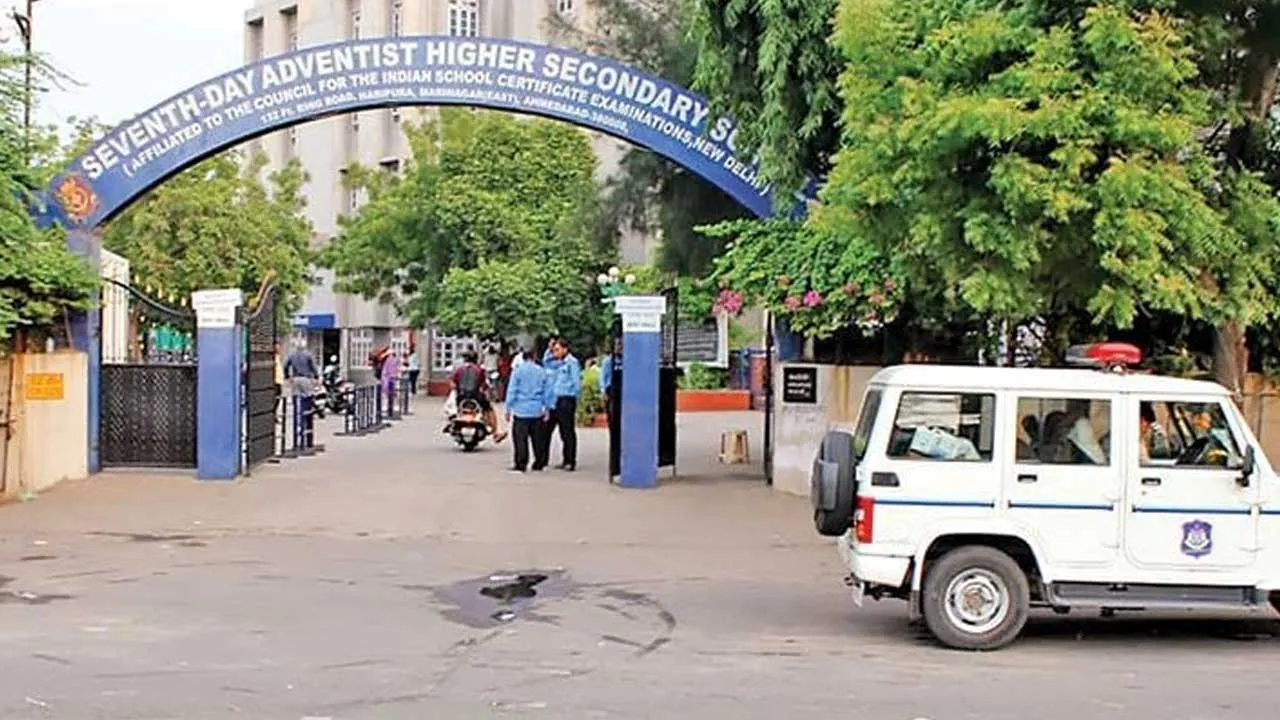 સેવન્થ ડે સ્કૂલમાં ઓનલાઇન શિક્ષણ કાર્ય શરૂ કરાયું, બીજી શાળાઓમાં એડમિશનને લઈને DEOએ લીધો આ નિર્ણય