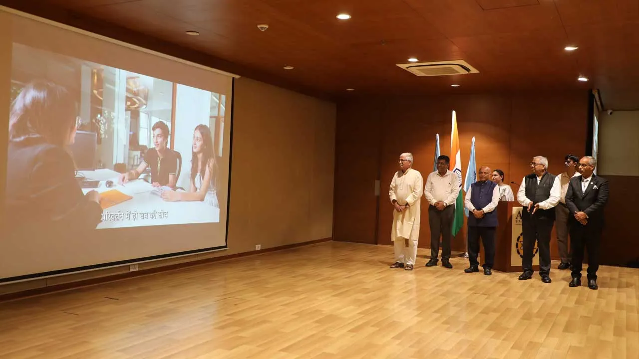 શ્રી અરવિંદજીના વિચારો આધારિત–પ્રાચીન પરંપરાથી ઉદિત નવું ભારત  વિષય પર શ્રી માતૃપ્રસાદજી સાથે AURO યુનિવર્સિટી ખાતે સત્ર 