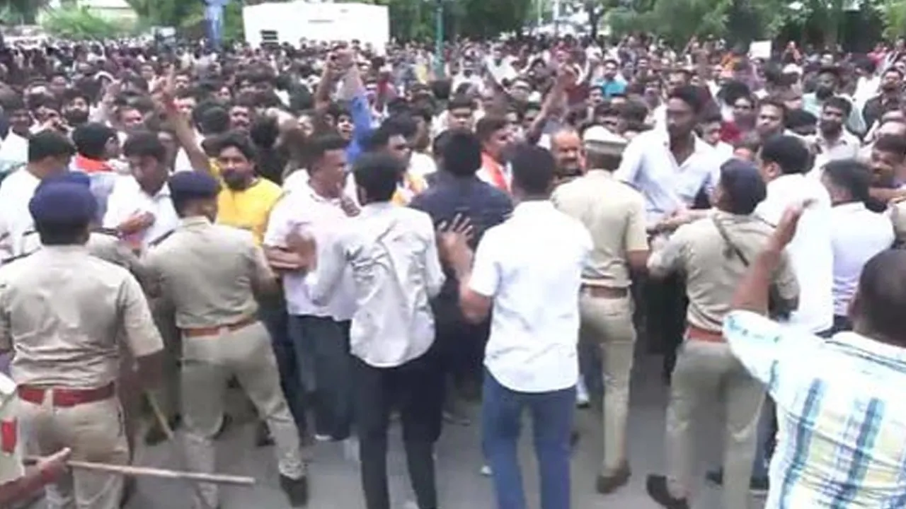 Ahmedabad-Student-Stabbed 