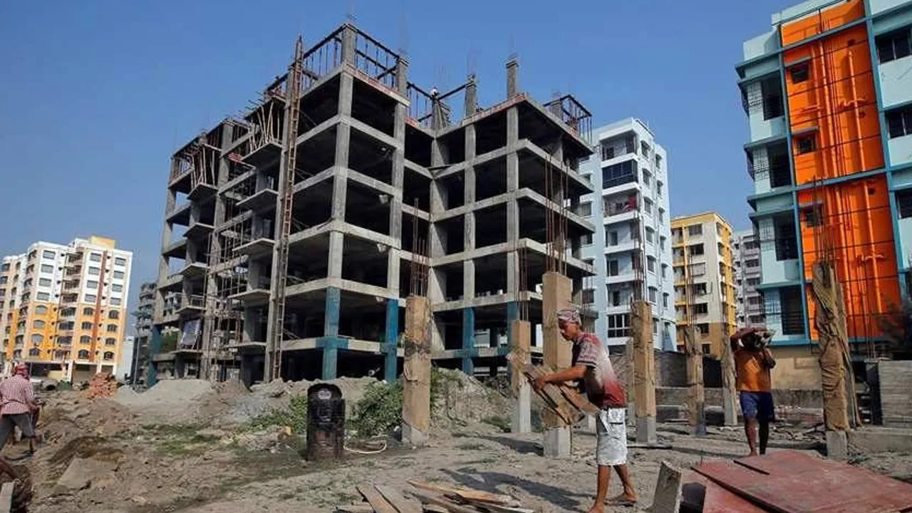 મુંબઈમાં પુનર્વિકાસની દોડ, બિલ્ડરોને ફાયદો અને ભાડૂઆતોને જોખમ