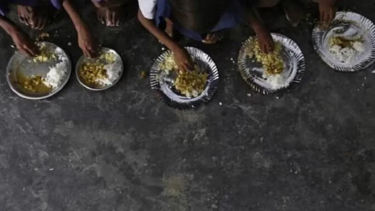 Chhattisgarh-Mid-Day-Meal4 