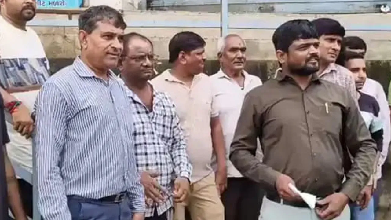 અમેરિકાના ટેરિફની અસર પર સુરત પર દેખાવા લાગી, 100થી વધુ રત્ન કલાકારોને છૂટા કરી દેવાયા