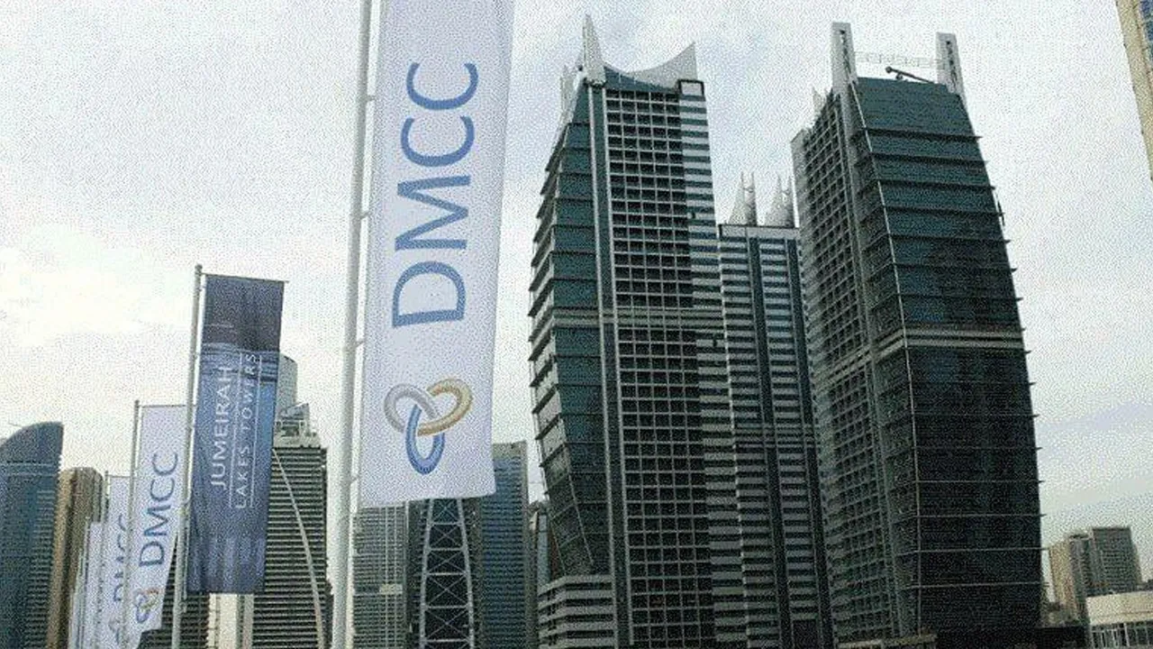  હવે સુરતના ડાયમંડના વેપારીઓ રફ લેવા એન્ટવર્પ નથી જતા, પણ આ દેશમાં જાય છે