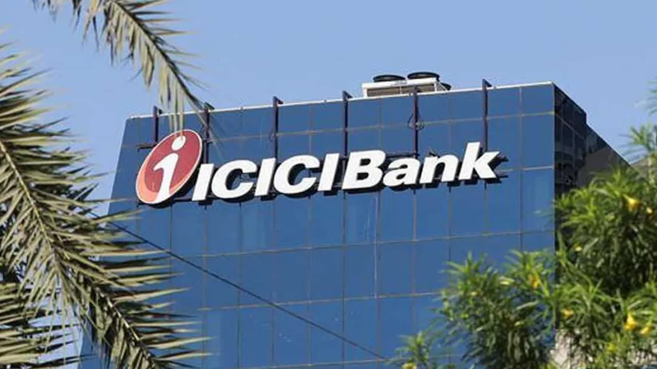 ICICI બેંકની જાહેરાત, હવે ખાતામાં 10000ને બદલે તમારે ઓછામાં ઓછું 50000 બેલેન્સ રાખવું પડશે નહિતર...