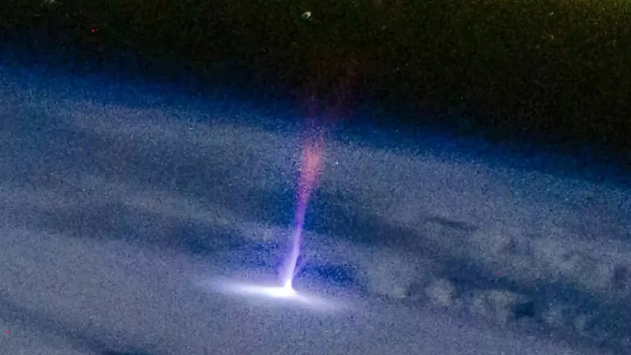 ISS-Astronaut-Blue-Jet4 
