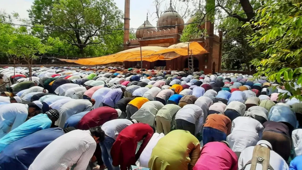 આ દેશમાં મુસ્લિમો સાર્વજનિક જગ્યાએ તહેવાર નહીં ઉજવી શકે, લગાવાયો પ્રતિબંધ