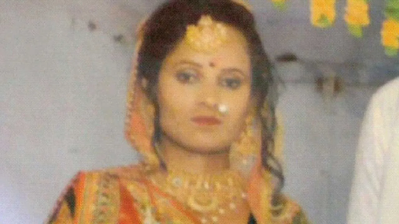 અમદાવાદમાં લૂંટેરી દુલ્હને 4 યુવક સાથે લગ્ન કર્યા, લગ્ન પછી રોકડ-દાગીના લઈ ભાગી જતી