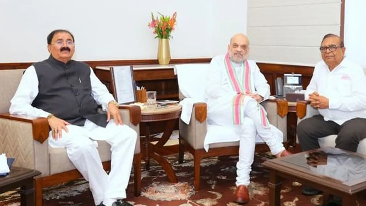 સૌરાષ્ટ્રમાં જૂના જોગીઓ ફરીથી સક્રિય થતા રાજકીય અટકળો તેજ, અચાનક આ 2 નેતા અમિત શાહને મળવા પહોંચી ગયા દિલ્હી