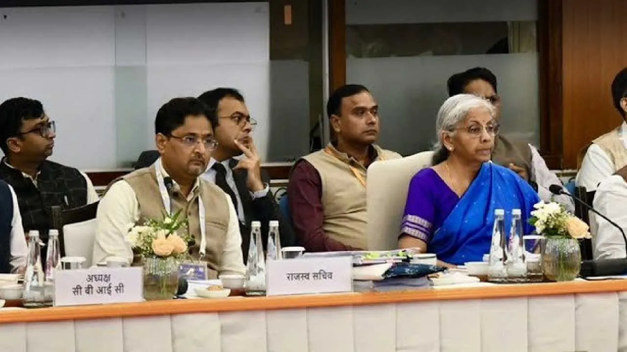 GST ઘટાડાથી વિવર્સ કેમ દુખી છે? આખું ગણિત સમજો