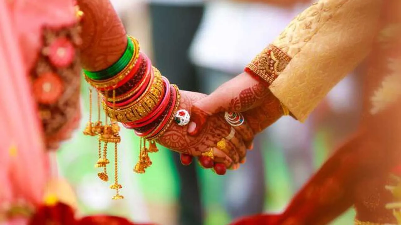 ગુજરાતની પરિણીત મહિલાએ પોતાના પ્રેમી સાથે લગ્ન કર્યા, માત્ર 24 કલાકમાં પલટી ગઈ