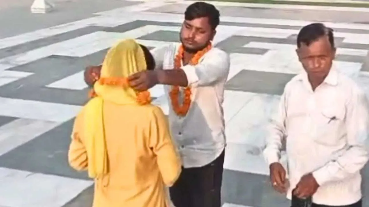 પત્નીથી છૂટકારો મેળવવા માટે પતિએ તેના લગ્ન બીજા પુરુષ સાથે કરાવી દીધા, પોલીસને કહે તે તેનો પ્રેમી છે