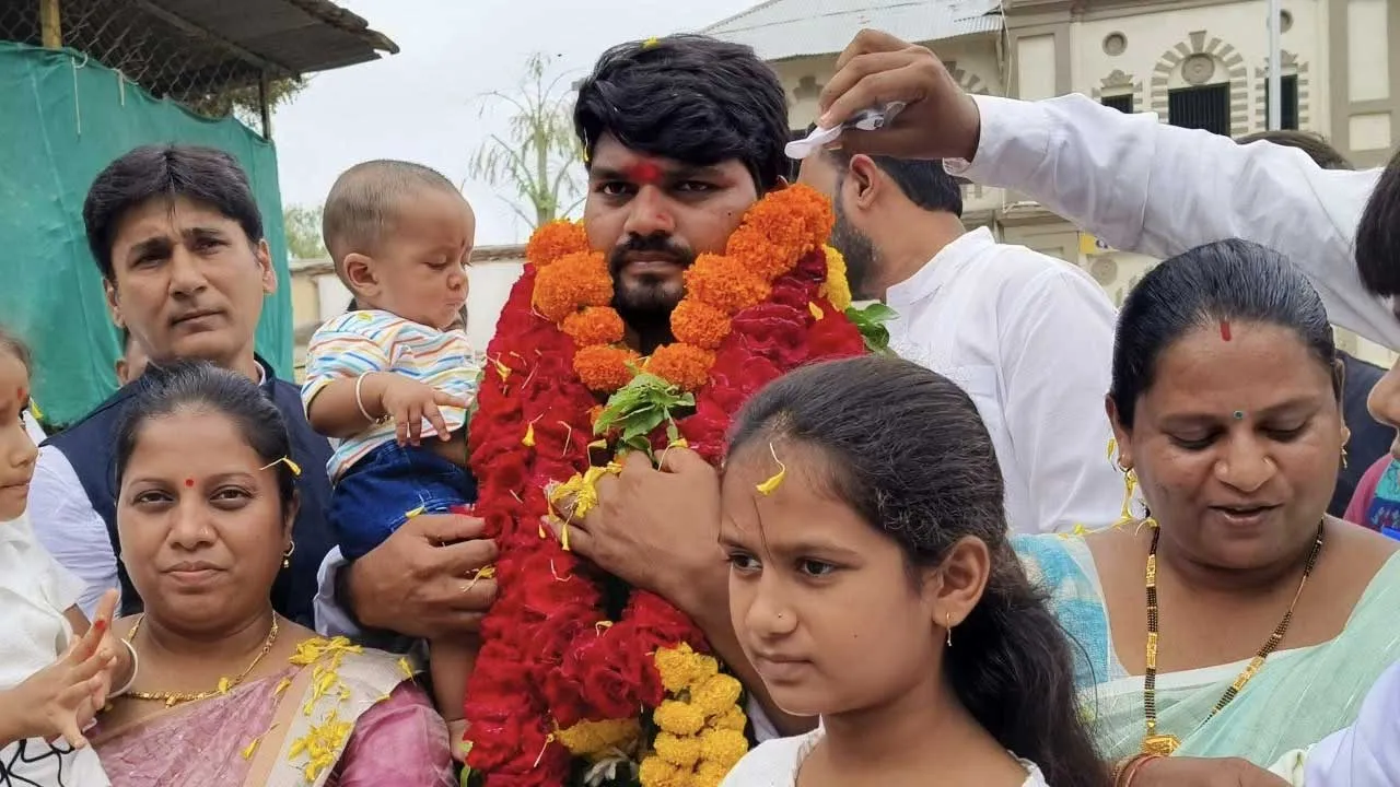 જેલમાંથી છૂટ્યા બાદ ચૈતર વસાવાએ કહ્યું- IPS અધિકારીઓ અને ભાજપ નેતાઓએ મને ખોટા કેસમાં ફસાવી દીધો