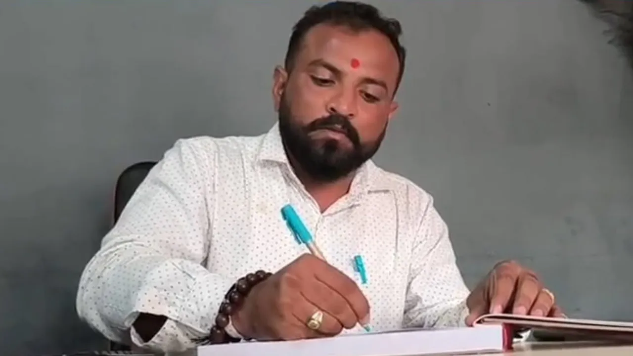 એક એવા સરપંચ, જેઓ મૃત*કના પરિવારને આપે છે 10,000 રૂપિયાની આર્થિક સહાય